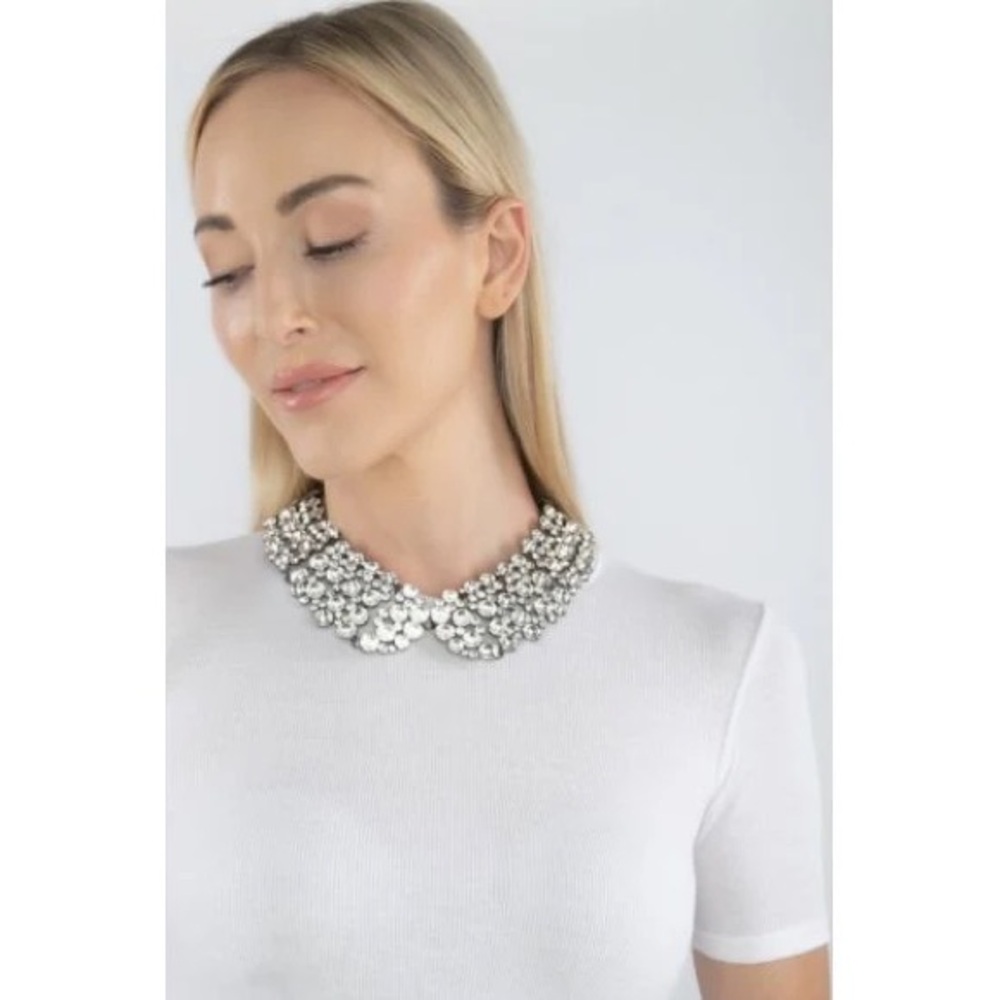 BRAND NEW WITH TAGS White Crystal Statement Collar Necklace